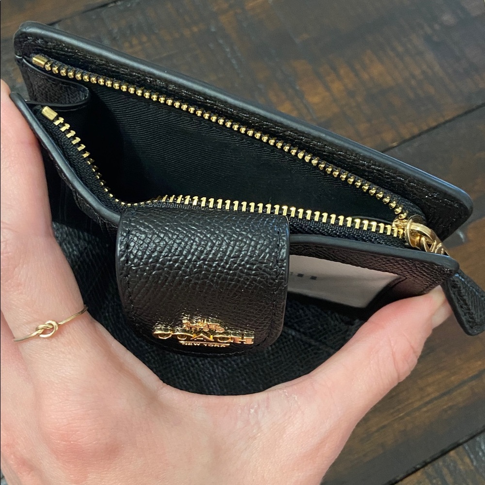 NWT BRAND NEW Black textured Coach wallet with gold hardware - Picture 6 of 6